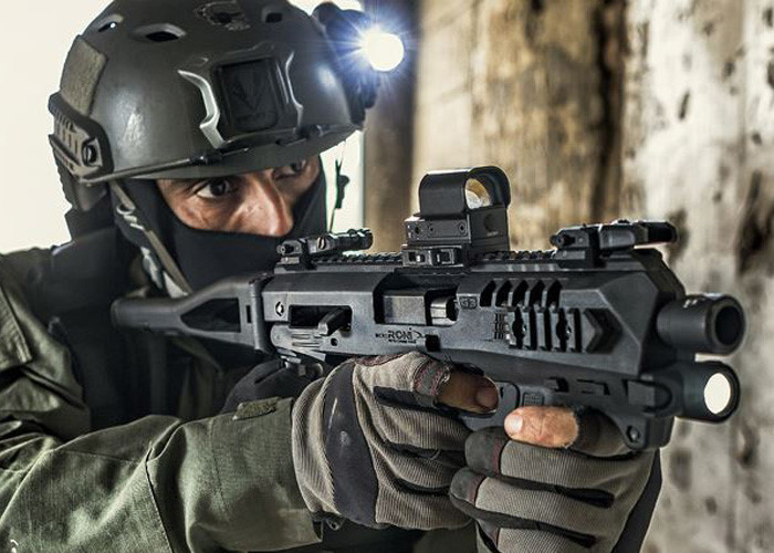 Ngạc nhiên phụ kiện biến súng ngắn thành tiểu liên cực kỳ lợi hại